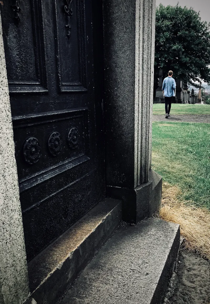 Glasgow in June, photograph 19 of 85